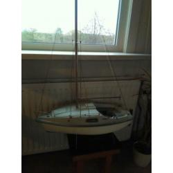 Mooie model zeilboten voor kantine of watersport bedrijf