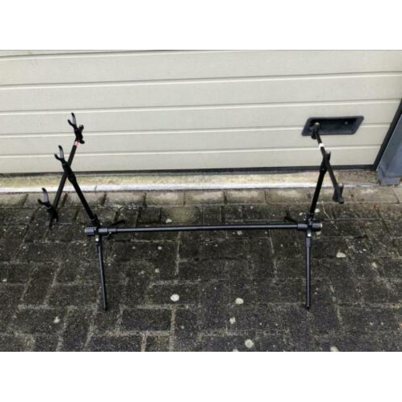 Rodpod voor 3 hengels, inclusief backrest