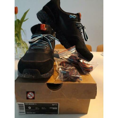 Nike Air Maxim 1+ black/black_sport red-BLTC BL maat 42,5