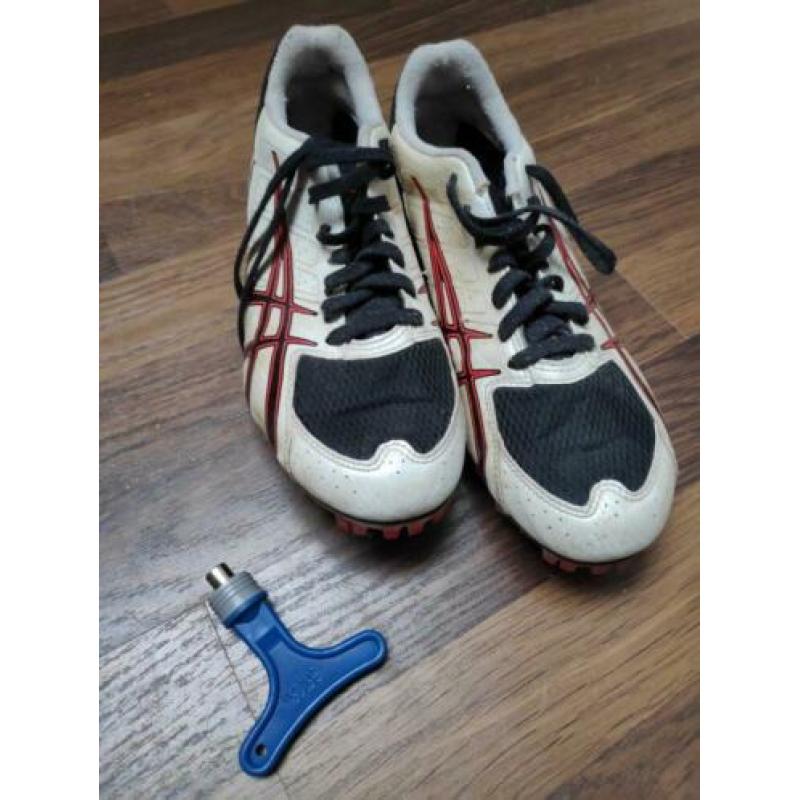 Spikes Asics Maat 40/41