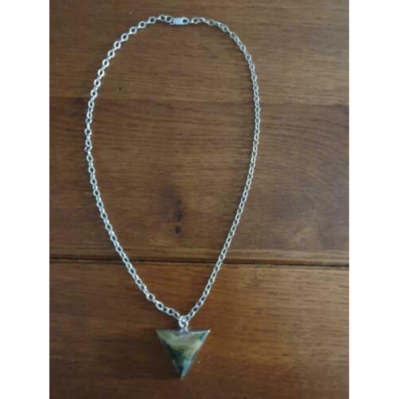 Zilveren (835) hanger met driehoek (edel)steen + 925 ketting