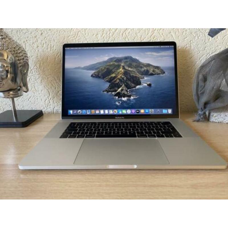 Macbook Pro 15" TouchBar 2017 2.7 I7 16GB+512 SSD