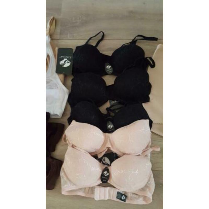 Partij lingerie Elbrina 12 stuks