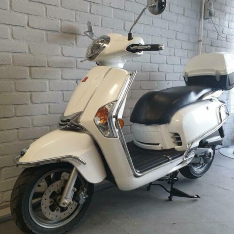 Kymco Like 45km bromscooter 4-takt.