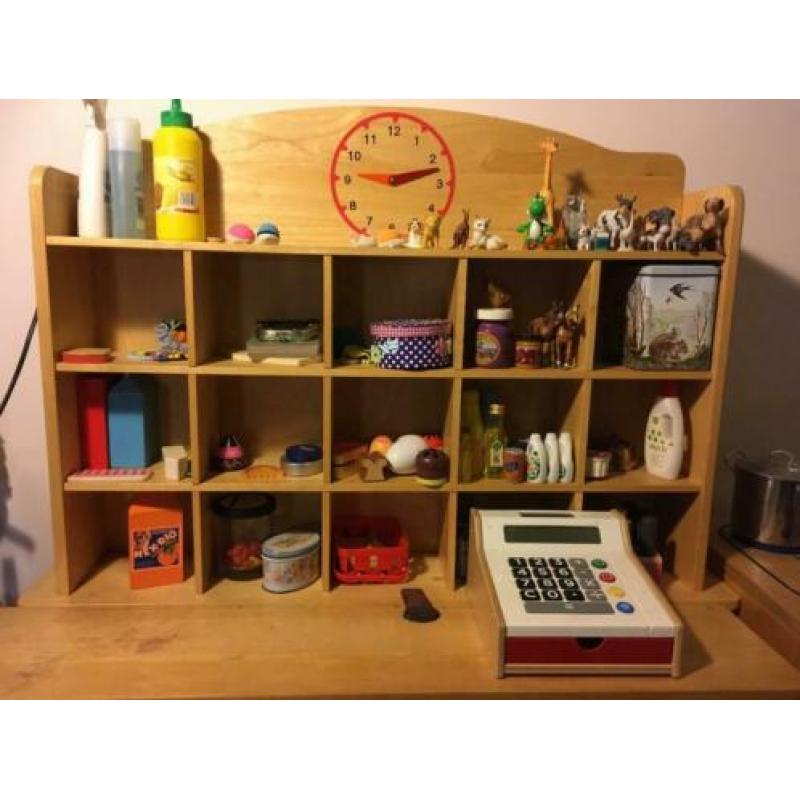 compleet houten kinderwinkeltje met keuken