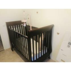 Pottery Barn donkerbruin ledikant + commode