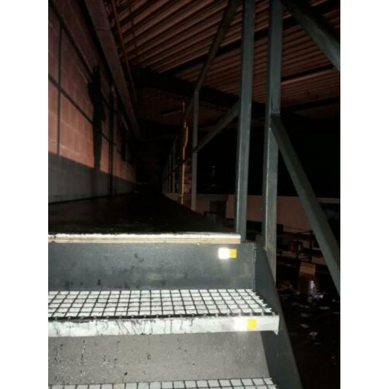 Trap met 13,5 meter balustrade
