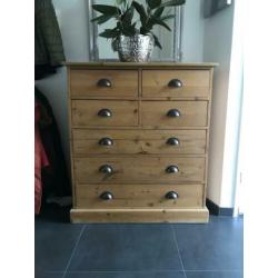 Antiek houten kast