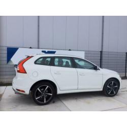 Volvo XC60 2.0 D4 FWD R-Design | Camera | Navigatie | PDC V+