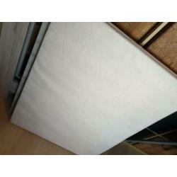 Box twf incl matras. Moet met spoed weg.