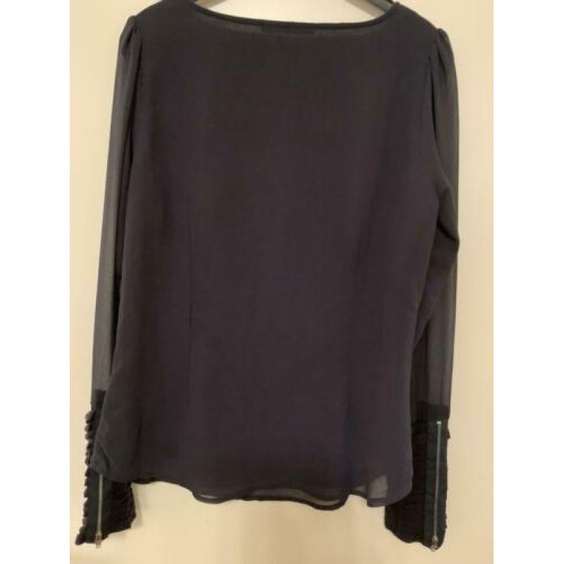 Share Female blouse. Maat 40. Nieuw