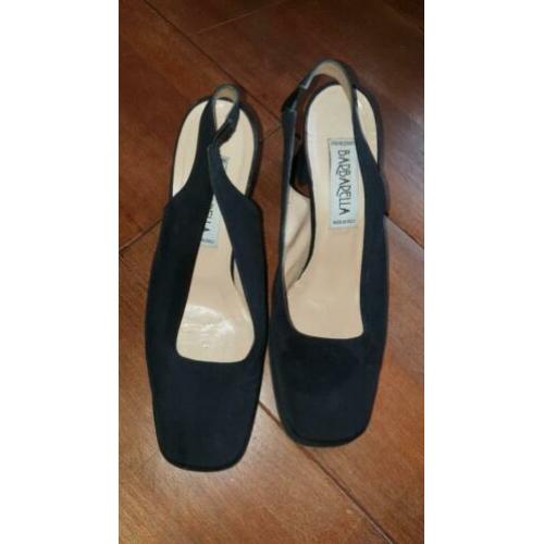 Barbarella pump. 39.5 Leer. Blokhak. geïmpregneerd stof.