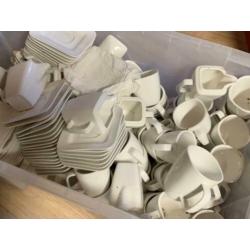 Roomwit servies (grote voorraad) voor huwelijk of partijen