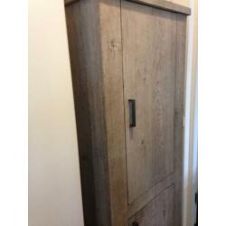 kast, wit landelijk 180x75x45 nu voor 250 euro