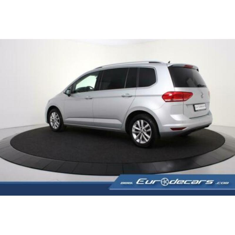 Volkswagen Touran 1.6 TDI Highline DSG *Navigatie*Leer*Pdc*