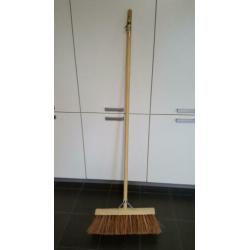 Harde Bezem tuin. 45 cm breed, Steel: 1.45 cm hoog.