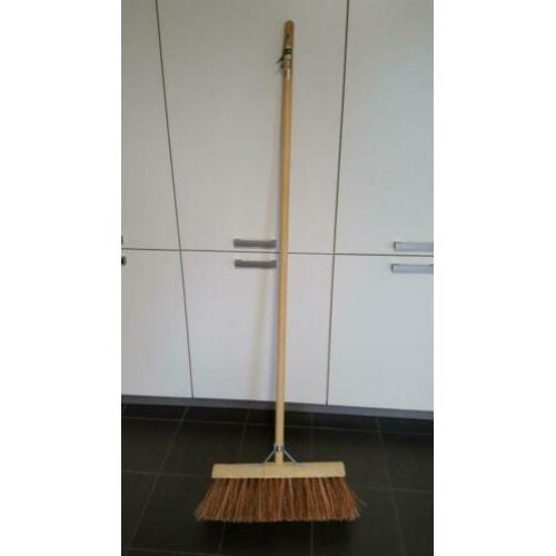 Harde Bezem tuin. 45 cm breed, Steel: 1.45 cm hoog.