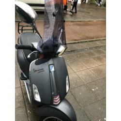 Vespa Sprint snorfiets