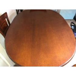 Compleet kersen eettafel en 4 stoelen