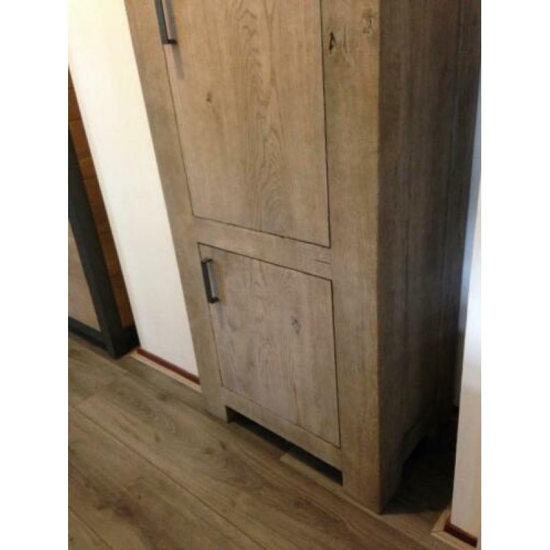 kast, wit landelijk 180x75x45 nu voor 250 euro