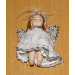 Nieuw in doosje - Porseleinen popje- 8 cm - 104203/4/5/6/7