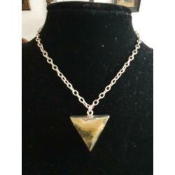 Zilveren (835) hanger met driehoek (edel)steen + 925 ketting