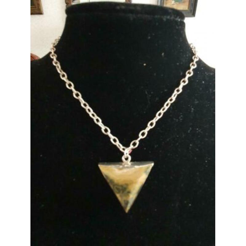 Zilveren (835) hanger met driehoek (edel)steen + 925 ketting