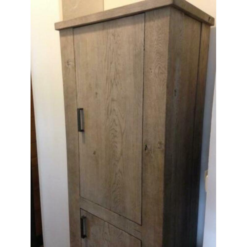 kast, wit landelijk 180x75x45 nu voor 250 euro
