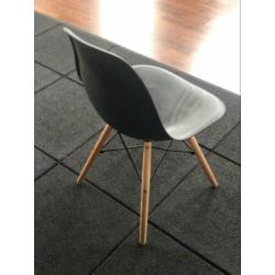 4 zeer nette stoelen