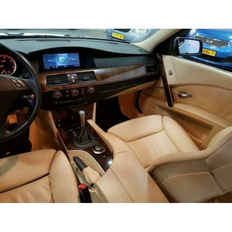 BMW 5 Serie Touring 525d A/T High Executive Leder/navi/Clima
