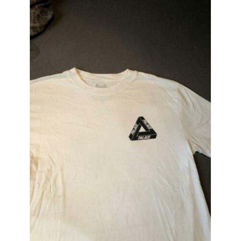 Palace tee size M