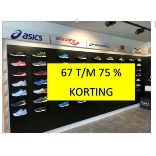 Sportschoenen nieuw 67 t/m 75 % korting .