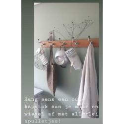 Kapstok van metaal - 1 meter lang - 8 haken - kleur taupe.