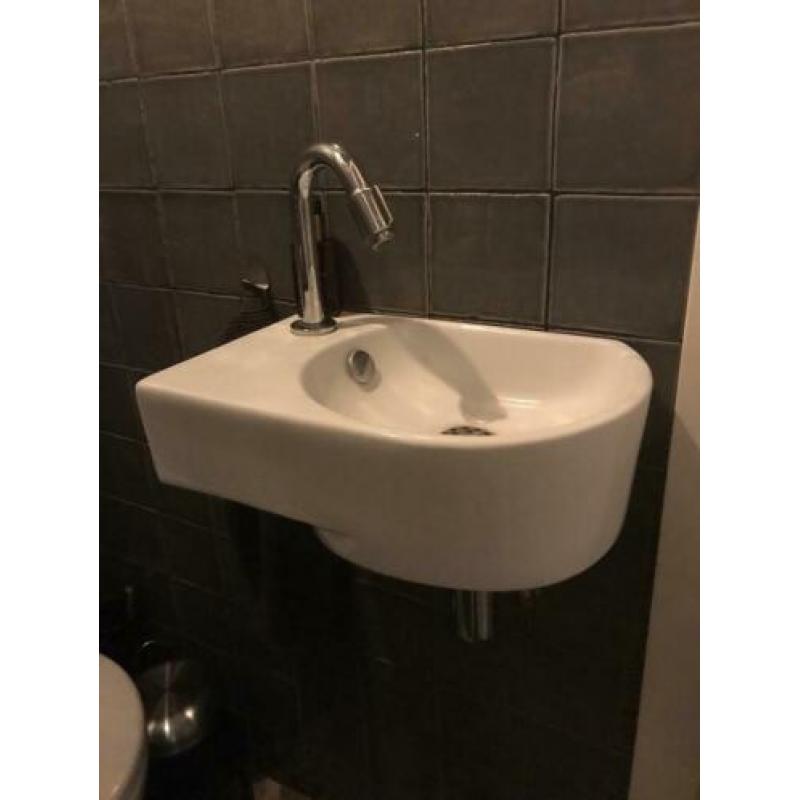 Fontein wastafel toilet