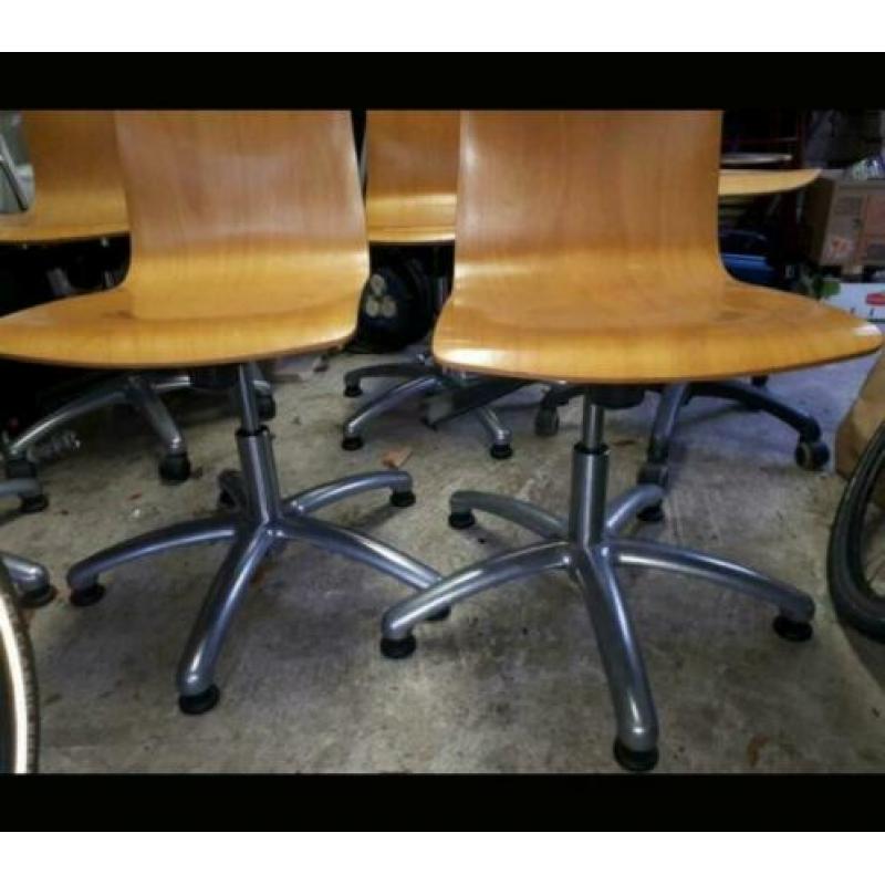 Bureaustoelen / werkkrukken diverse modellen in 1 koop weg..