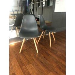 4 zeer nette stoelen