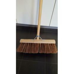 Harde Bezem tuin. 45 cm breed, Steel: 1.45 cm hoog.