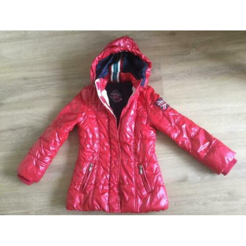 Nette winterjas jas van Vingino maat 128 roze rood