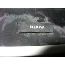 nieuw zwart gilet / mouwloos jasje van Riani, mt 44, losnaad
