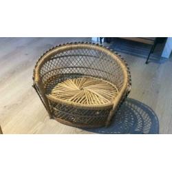 19 poppen, kinderwagen, stoeltjes, standaards, bankjes