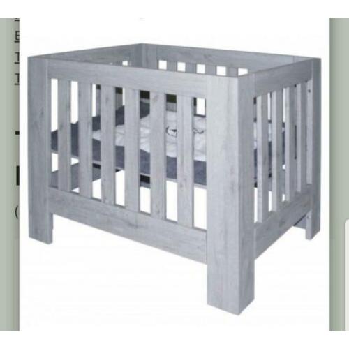 Box twf incl matras. Moet met spoed weg.