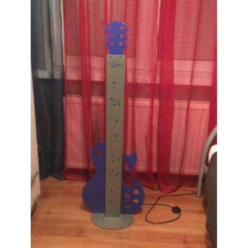 Gitaar staande lamp