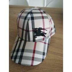 Burberry licht bruin beige pet nw ongedragen