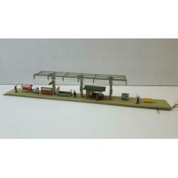 FALLER B-188 H0 perron met verlichting lengte 48,5 cm