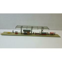 FALLER B-188 H0 perron met verlichting lengte 48,5 cm