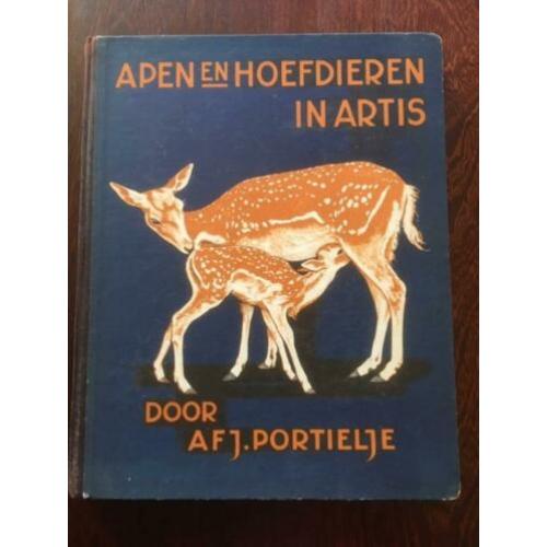 Apen en hoefdieren in Artis 1e druk 1940 Verkade Album
