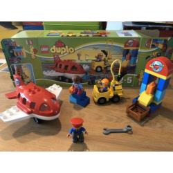 4 sets duplo, cricustrein, bus, vliegveld, cars