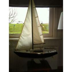 Mooie model zeilboten voor kantine of watersport bedrijf