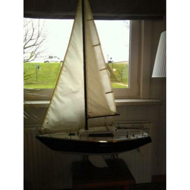 Mooie model zeilboten voor kantine of watersport bedrijf
