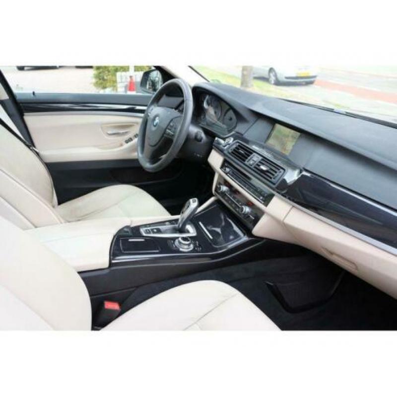 BMW 5 Serie Touring 520i Executive + Leer Navigatie Panorama